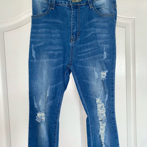 SHEIN High-Rise Distressed Jeans - Picture 3 of 7